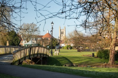 Why move to the desirable town of Farnham